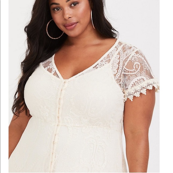 Torrid Ivory Lace Maxi - Picture 2 of 3